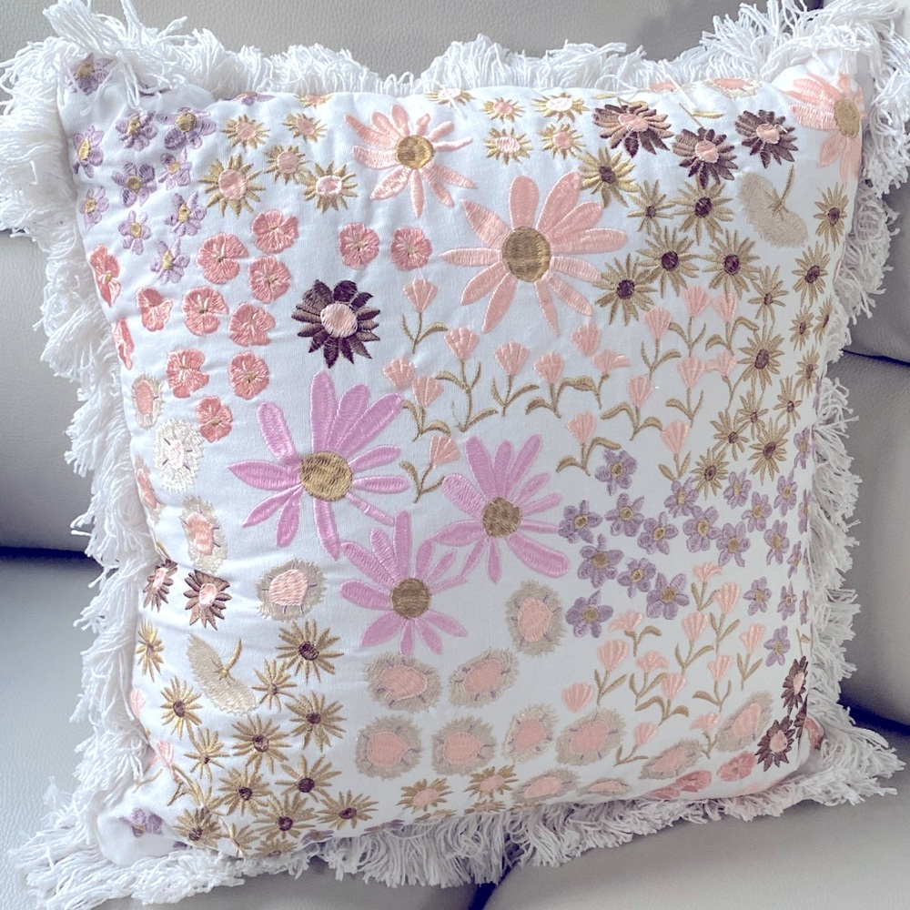 Floral throw pillow